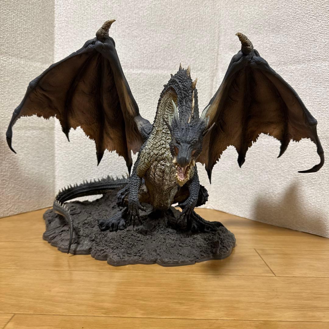 【黒龍　ミラボレアス】モンスターハンター CFB フィギュア