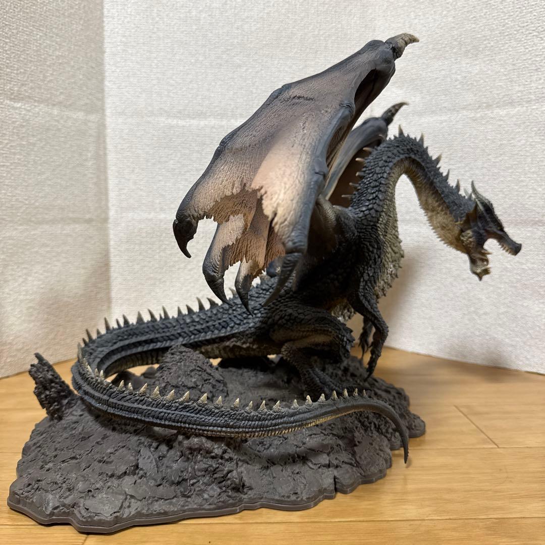 【黒龍　ミラボレアス】モンスターハンター CFB フィギュア