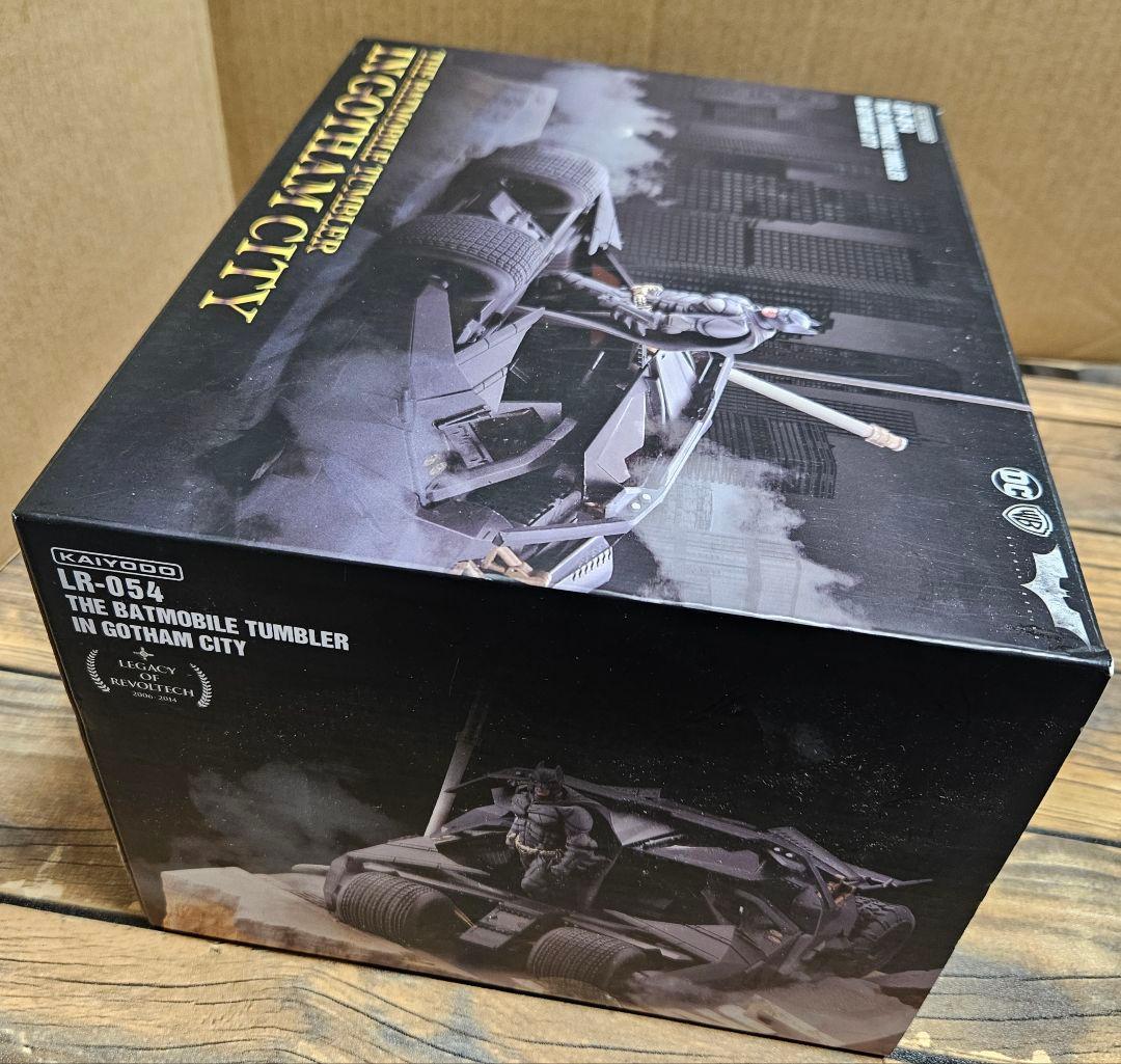 激安‼️バットモービル•タンブラー•イン•ゴッサムシティスタチュー