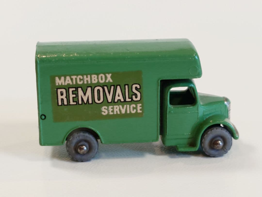 ミニカー MATCH BOX No.17 BEDFORD VAN REMOVALS