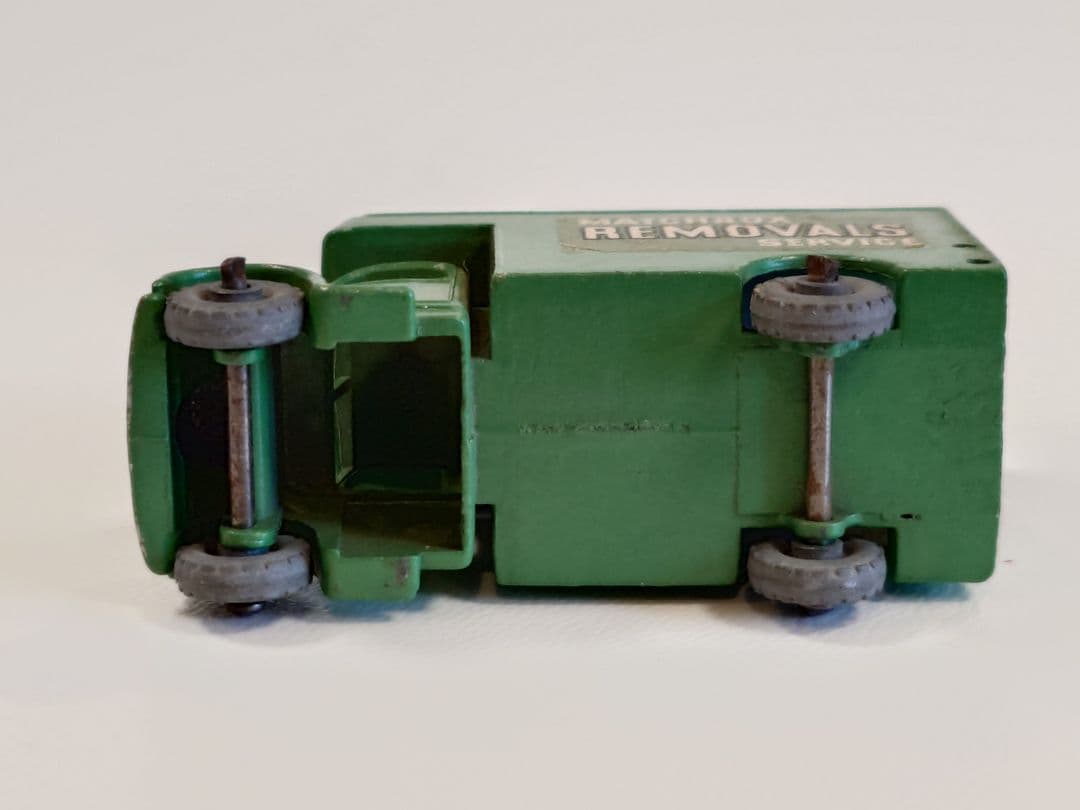 ミニカー MATCH BOX No.17 BEDFORD VAN REMOVALS