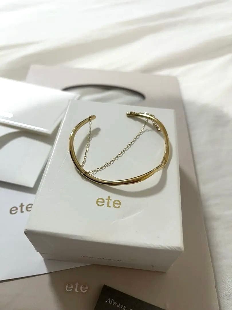 ete レイヤード バングル ペタルチェーン　イエローゴールド