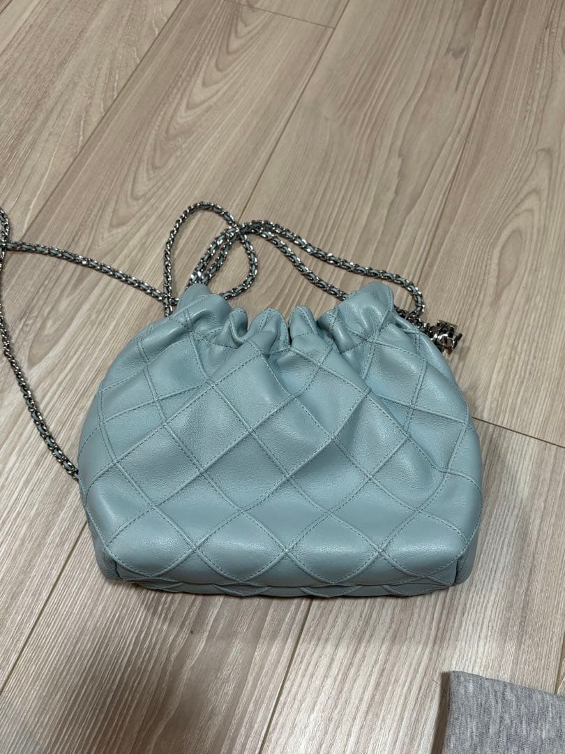 ライトブルー キルティング パーティーバッグ