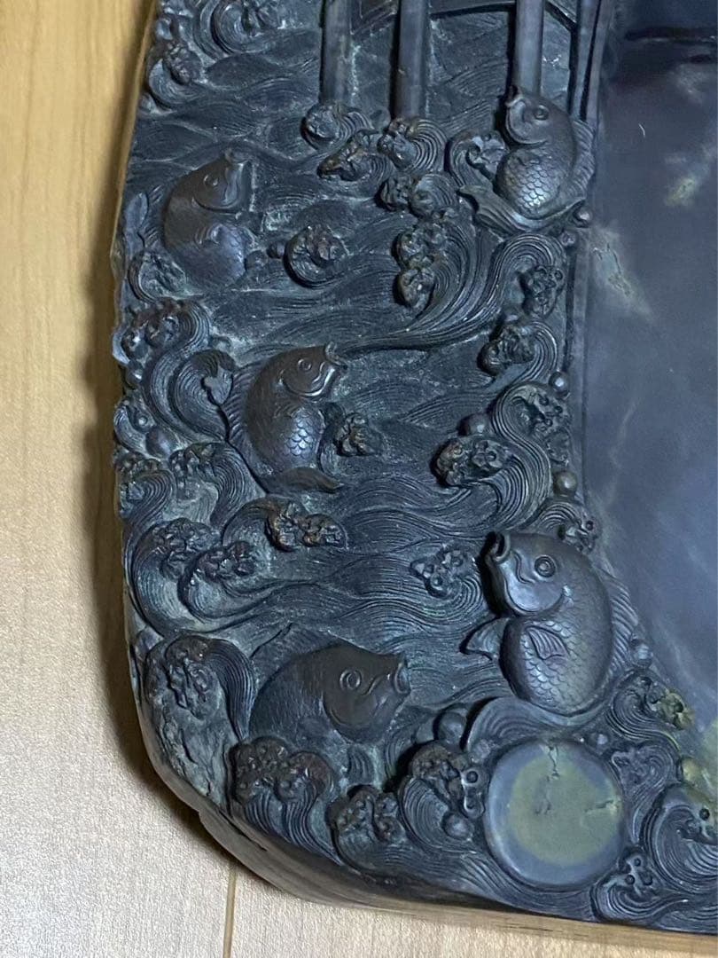 中国端溪硯石眼硯老坑龍魚彫文房四宝 年代物32cmx32x7.9cm