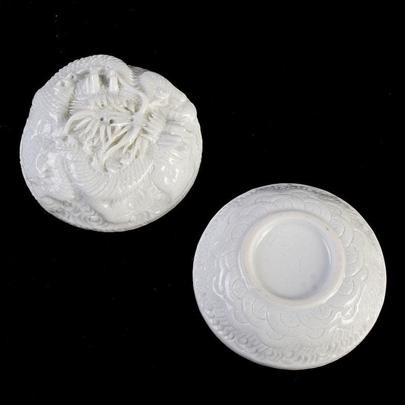 茶道具 平戸焼 十五代 中里茂右ェ門作 白磁雲龍彫 香合