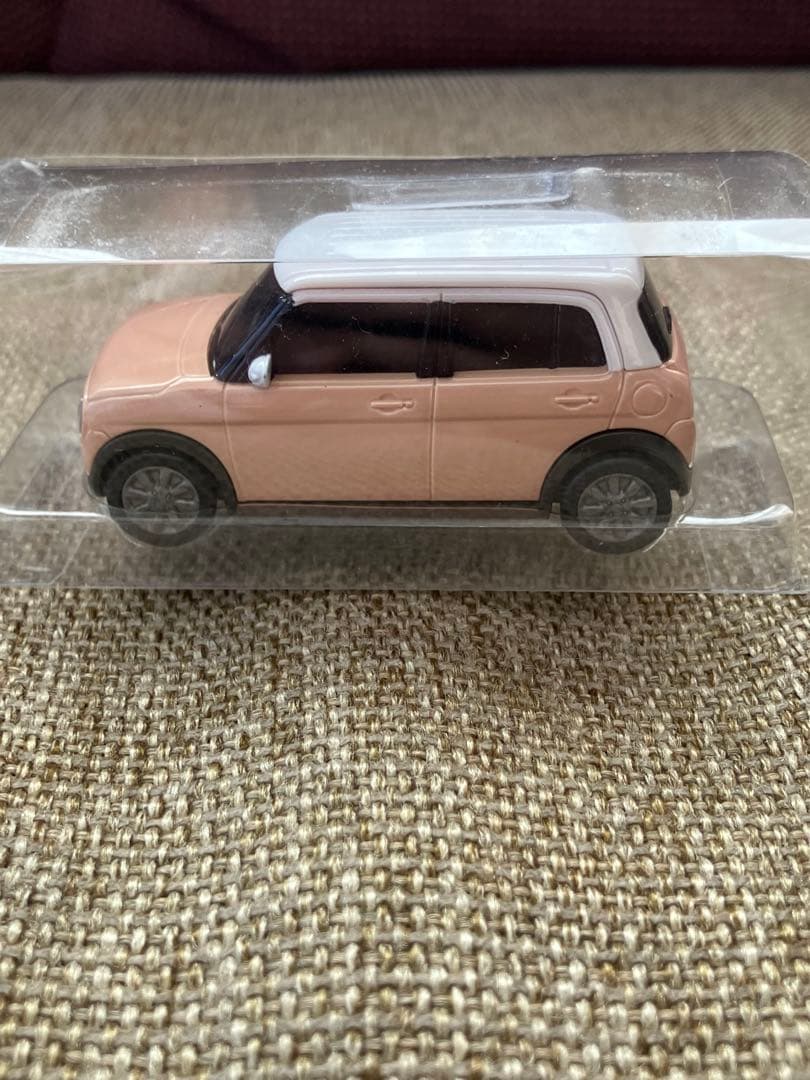 スズキ　Lapan　 ラパン ピンクと白のSUVスタイル ミニカー[非売品]