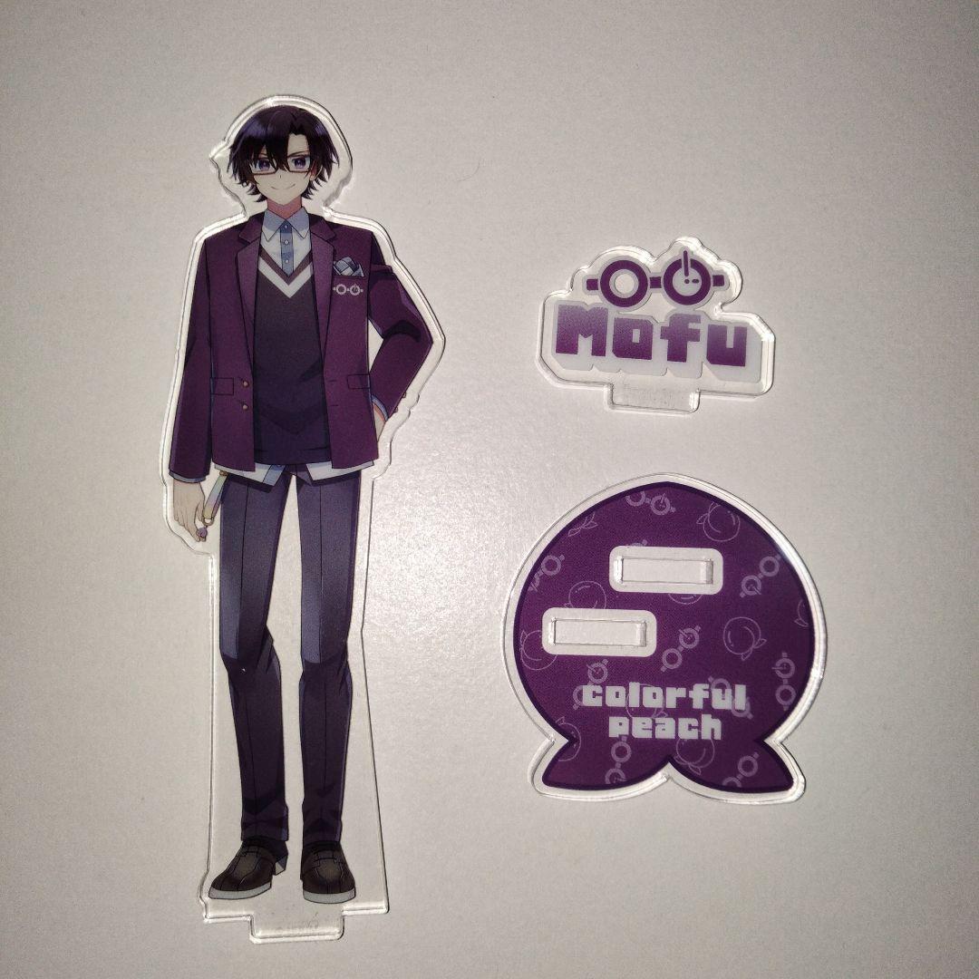 カラフルピーチ もふくん 新ビジュアル アクリルスタンド - メルカリ