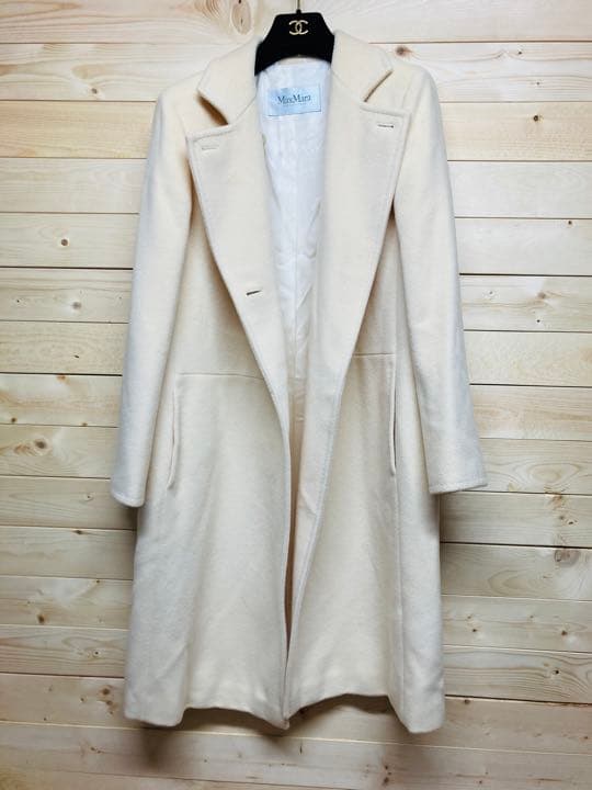 パリで購入 企業ノベルティピンバッジ34点 パリで購入 企業ノベルティ