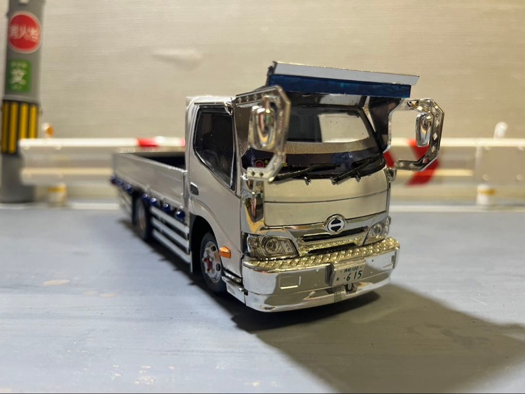 楽プラ　デュトロ　プラモデル　完成品 日野 デュトロ 平ボデー(ブルー)｜株式会社 青島文化教材社