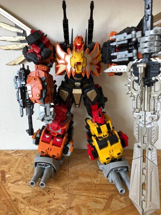 MMC製 トランスフォーマー似 プレダキング