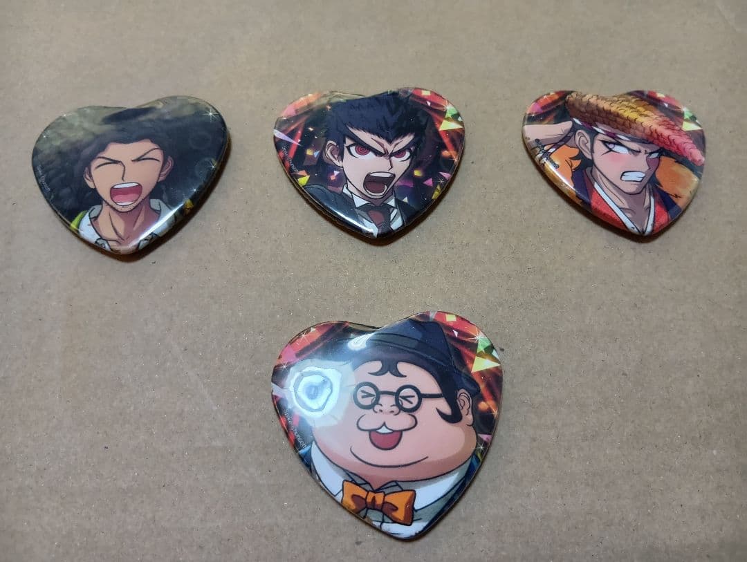 ダンガンロンパ　ディケイド　ドレスアップ　ハート缶バッジ　エビテン　4個セット