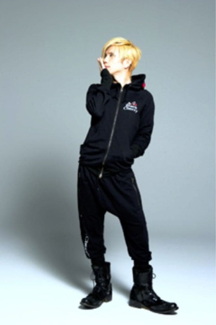 レア）acid black cherry パジャマ