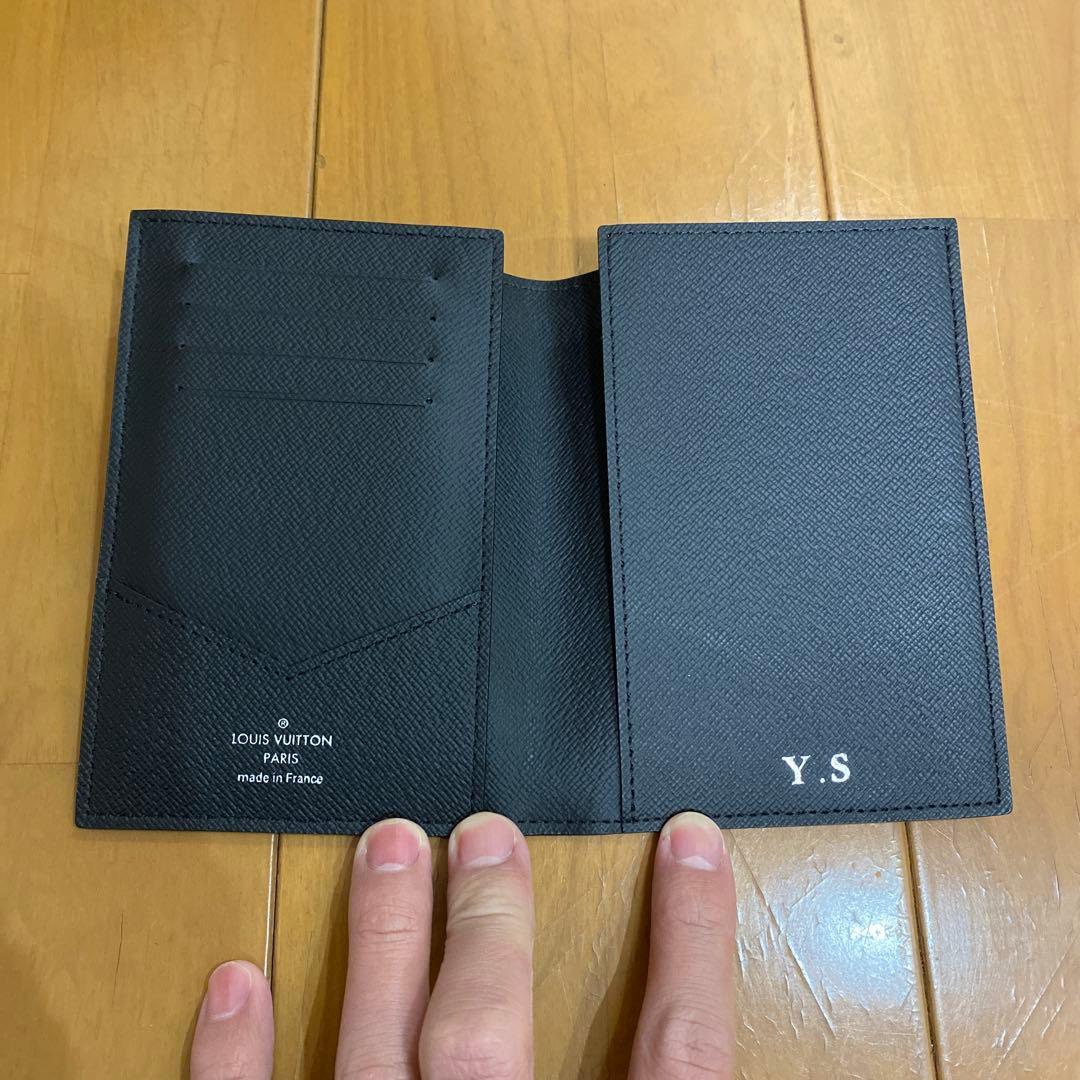 ルイヴィトン モノグラム エクリプス パスポートケース グレー