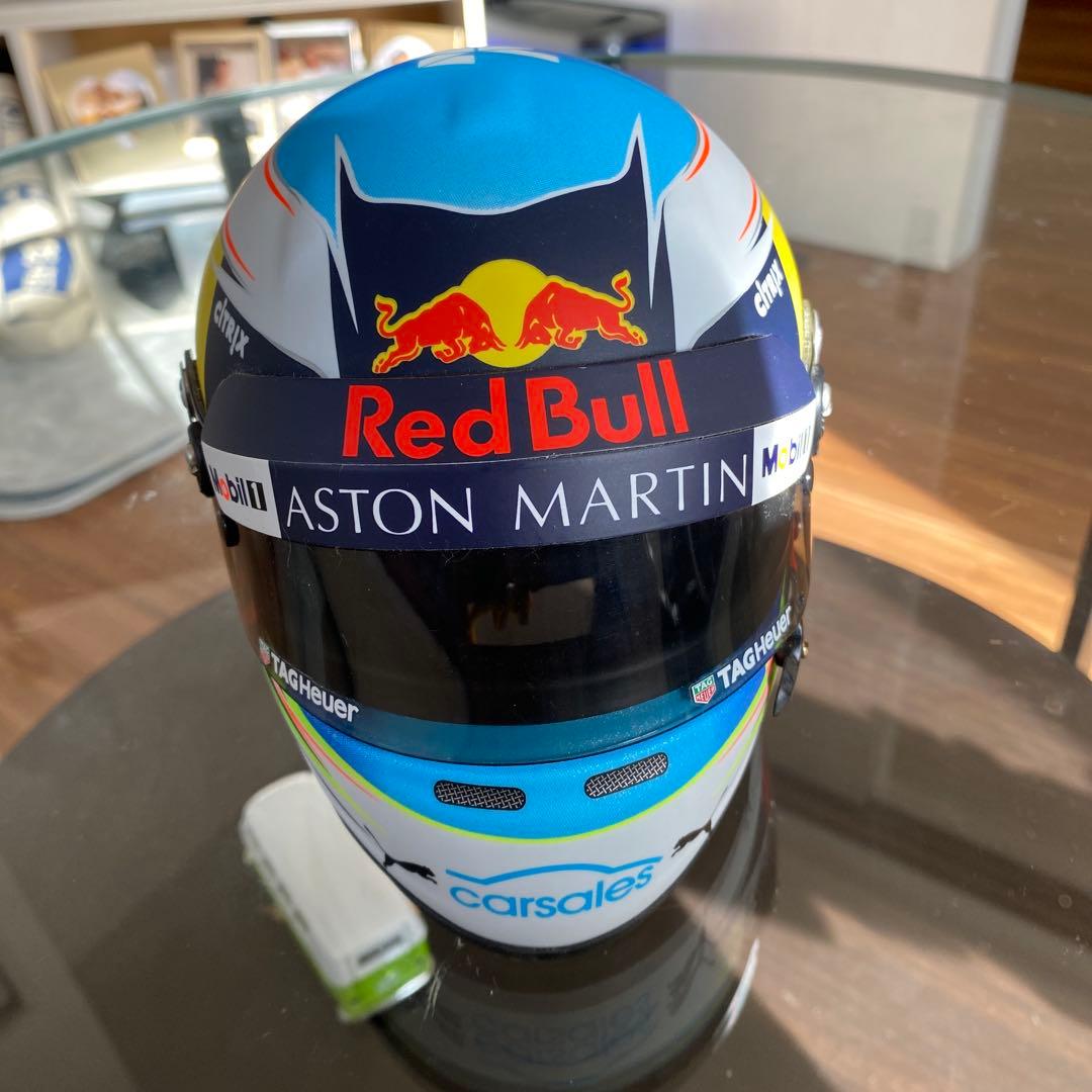 ♦︎レッドブル♦︎ ダニエル・リカルド 2018 1/2スケールミニヘルメット ♦︎レッドブル♦︎ ダニエル・リカルド 2018 1/2スケールミニ