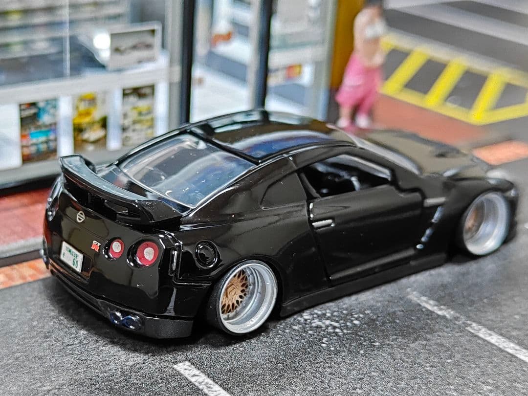 トミカ改造 R35 GTR LB仕様 オーバーフェンダー 黒 ホットウィール
