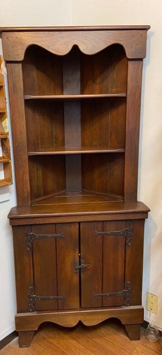 年代物・コーナーキャビネット・レトロ 工場 アンティークキャビネット