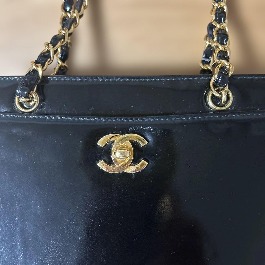 CHANEL 黒 エナメル パーティーバッグ