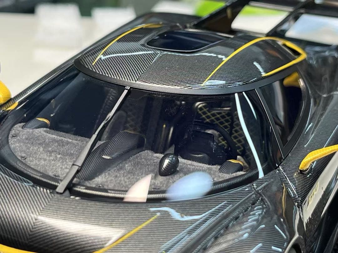 新品 FrontiArt ケーニグセグ jesko ブラックカーボン ミニカー