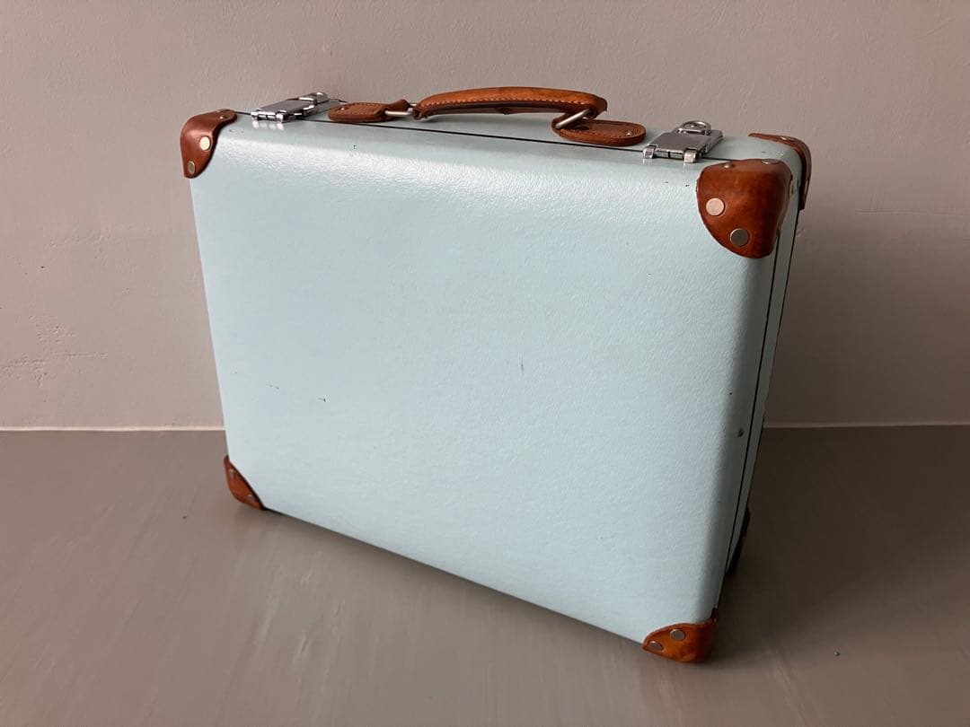 グローブトロッター GLOBE TROTTER スーツケース エアキャビン 水色