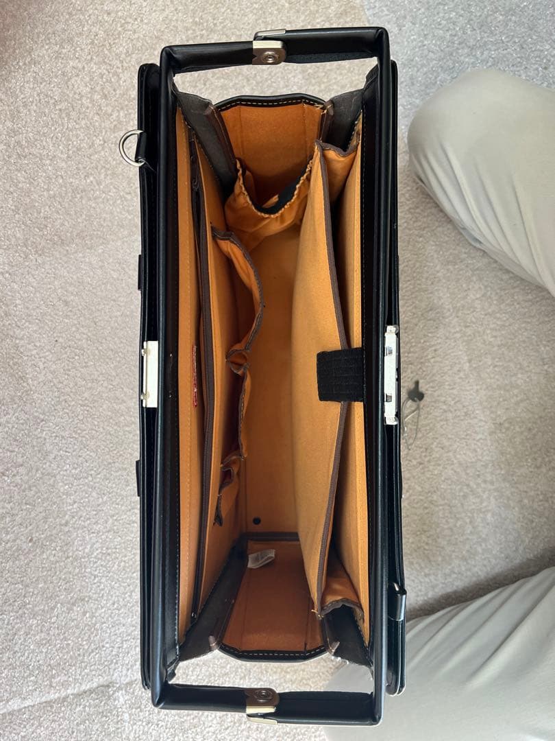 ビジネス　ダレスバッグ　サンワダイレクト　 豊岡製鞄 鍵付 ブラック