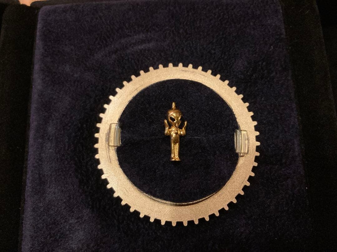 値下】日清カップヌードル 純金K24 UFO 宇宙人 すごいぞU.Tフィギュア