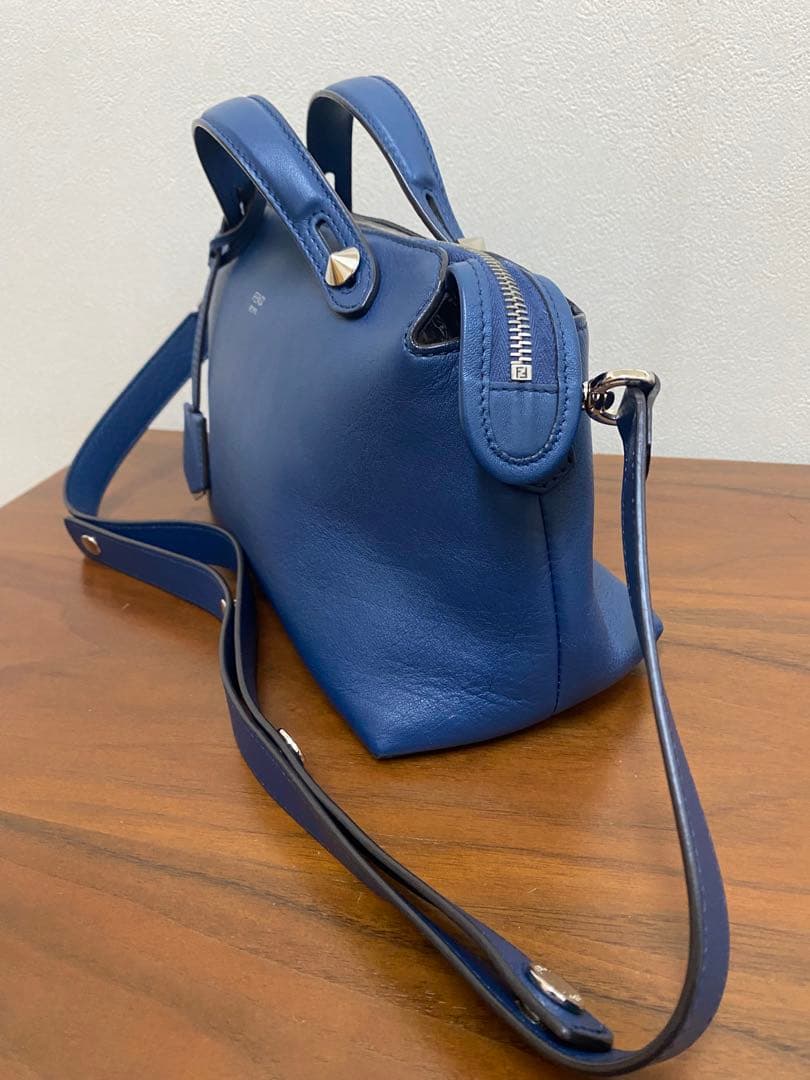 フェンディ　バイザウェイ　ミディアム　ブルー　青色