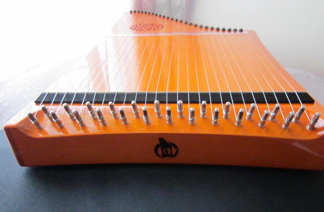 ドイツ製手工弦楽器　ヘルマンハープ25弦Mタイプ　専用保護バック付き