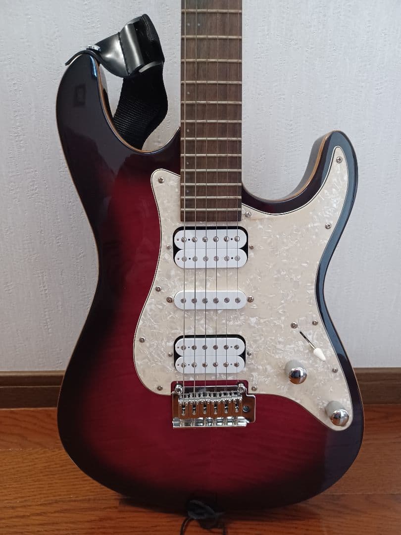 エレキギター】お値下げしました‼️Mavis 新品同様美品 アンプ、ケース付き