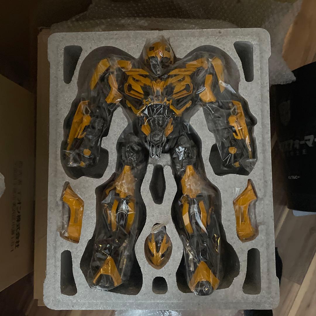 トランスフォーマー バンブルビー フィギュア　最後の騎士王　スリーエー