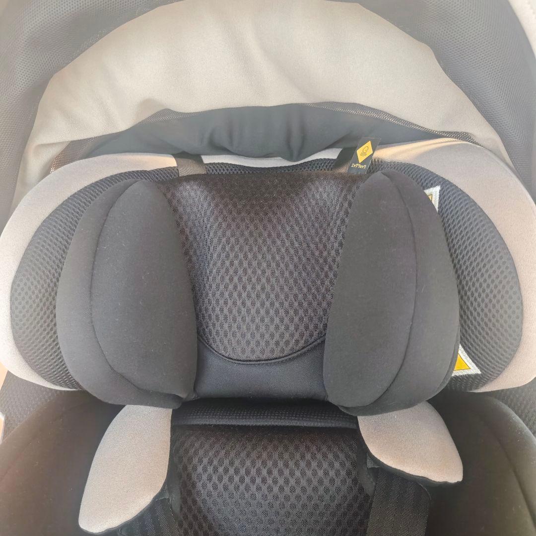 Combi 車用チャイルドシート グレー/ブラック