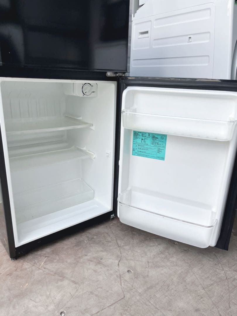 取付無料！格安早い者勝ち！スタイリッシュブラック小さめコンパクトサイズ冷蔵庫！