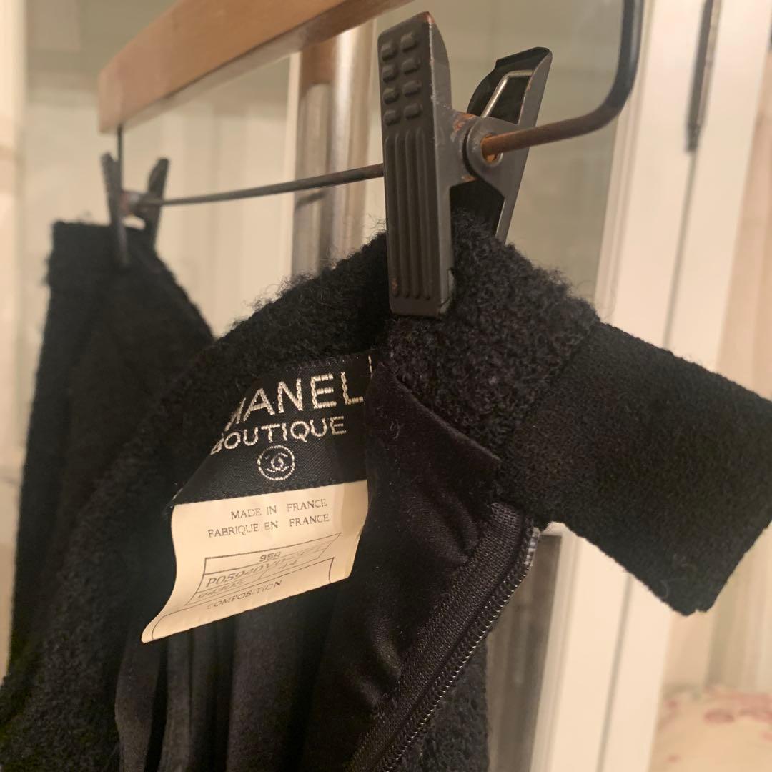 シャネル　CHANEL 黒 ボタン付きタイトスカート　44