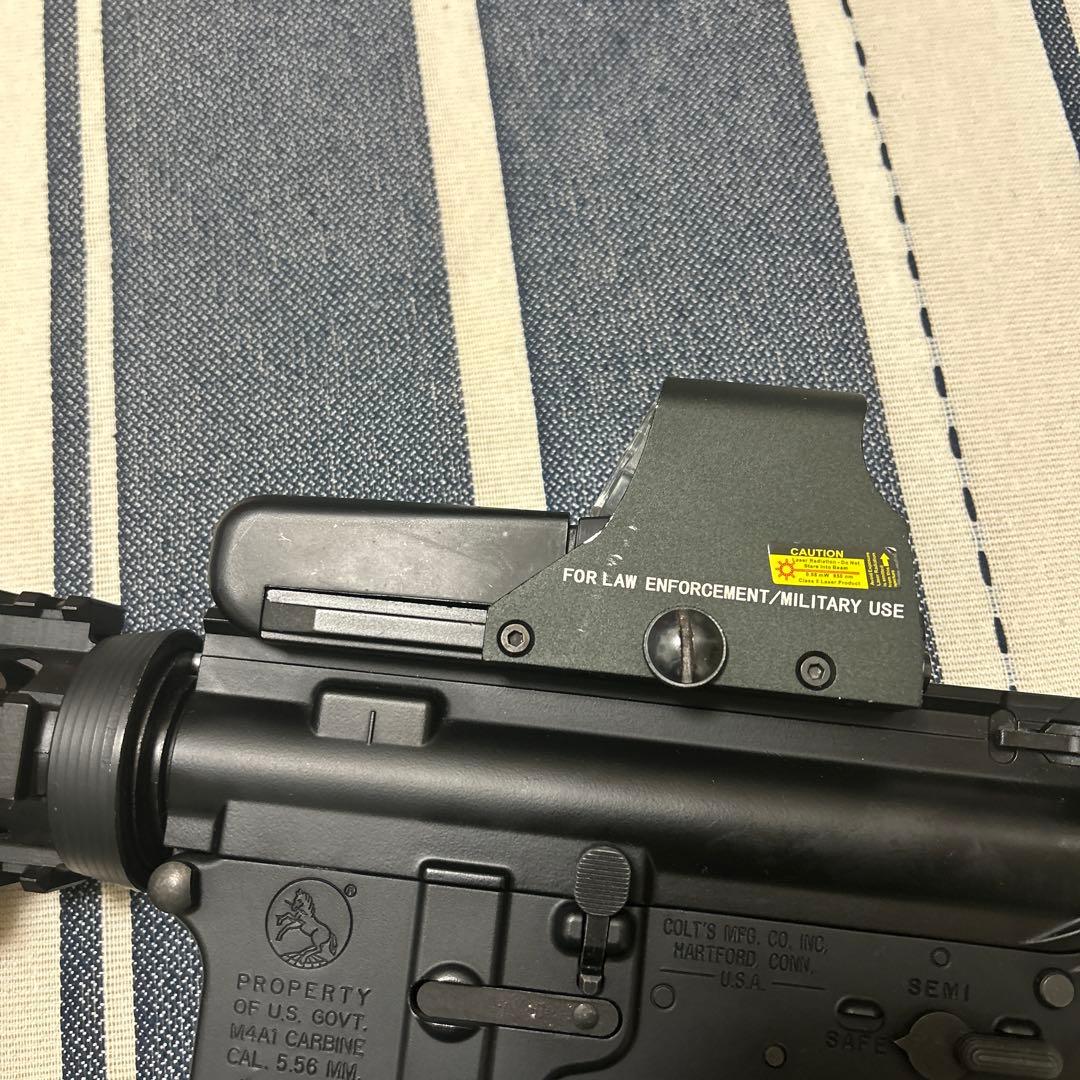 次世代電動ガン M4(バッテリー/充電器/ドットサイト付き)-型番