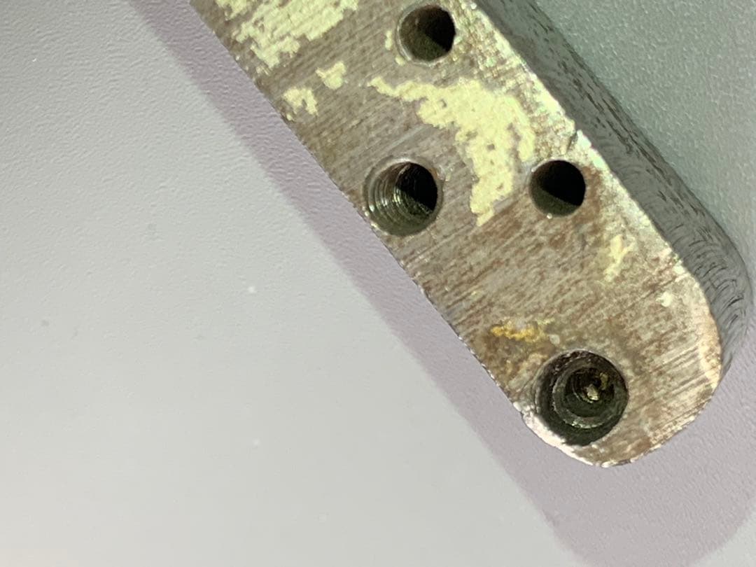 ビンテージ　フェンダーパーツ　ストラト　トレモロブロック