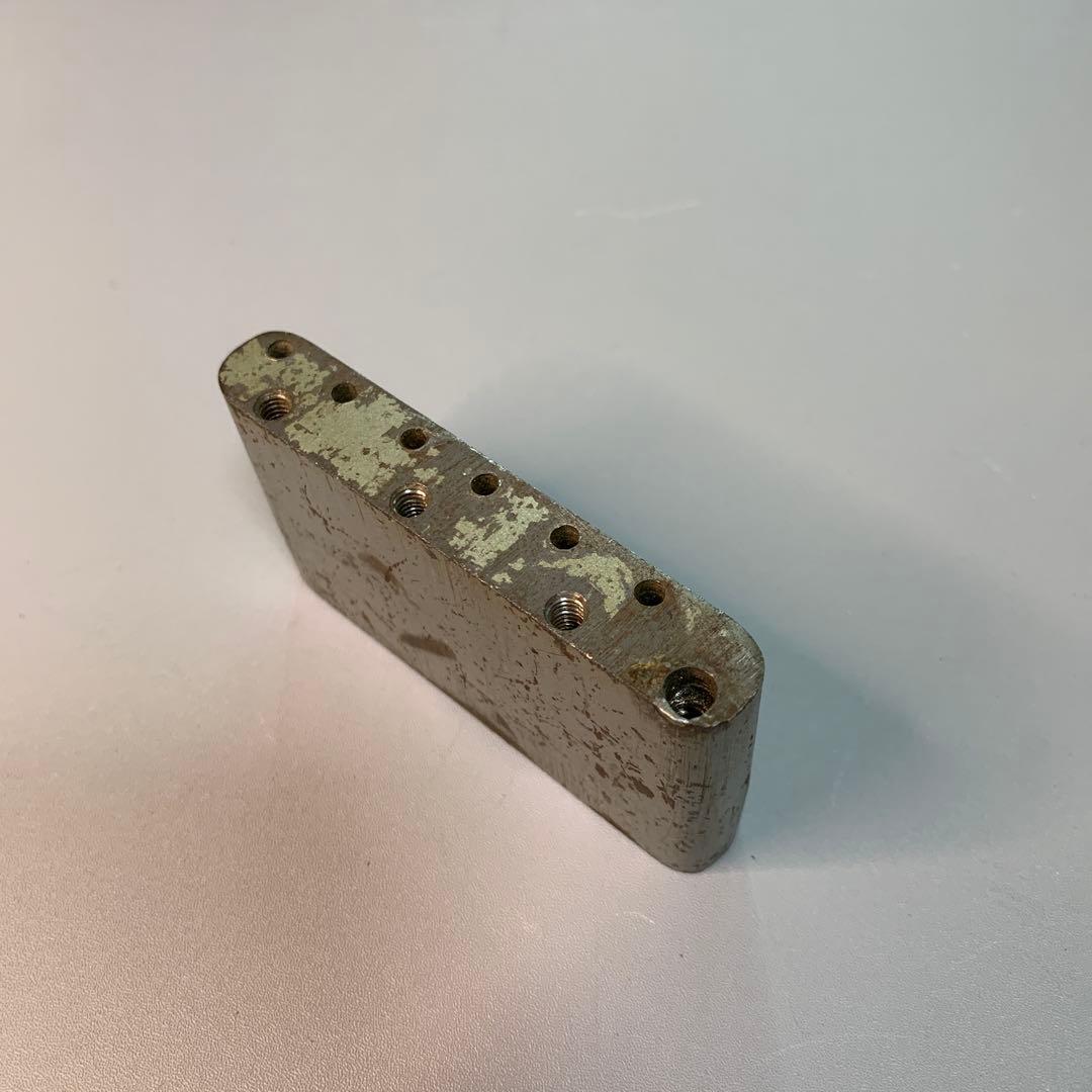 ビンテージ　フェンダーパーツ　ストラト　トレモロブロック