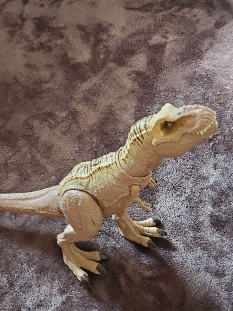 サウンド　ジュラシックワールド　吠えます　ティラノサウルス　恐竜　フィギュア　音