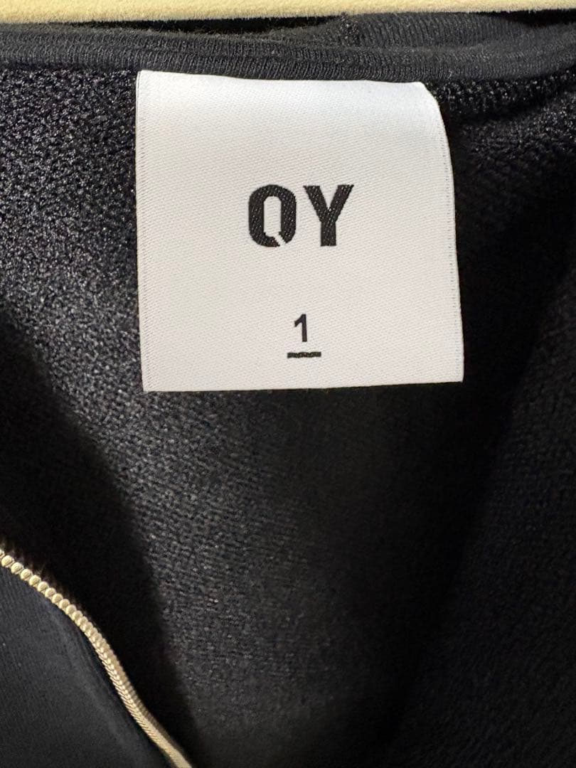 OY/オーワイ　ロゴラインストーン ジップアップパーカー