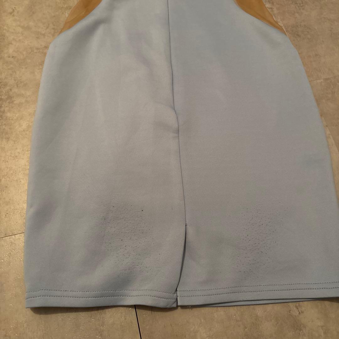 ビーズ装飾付きライトブルータイトドレス