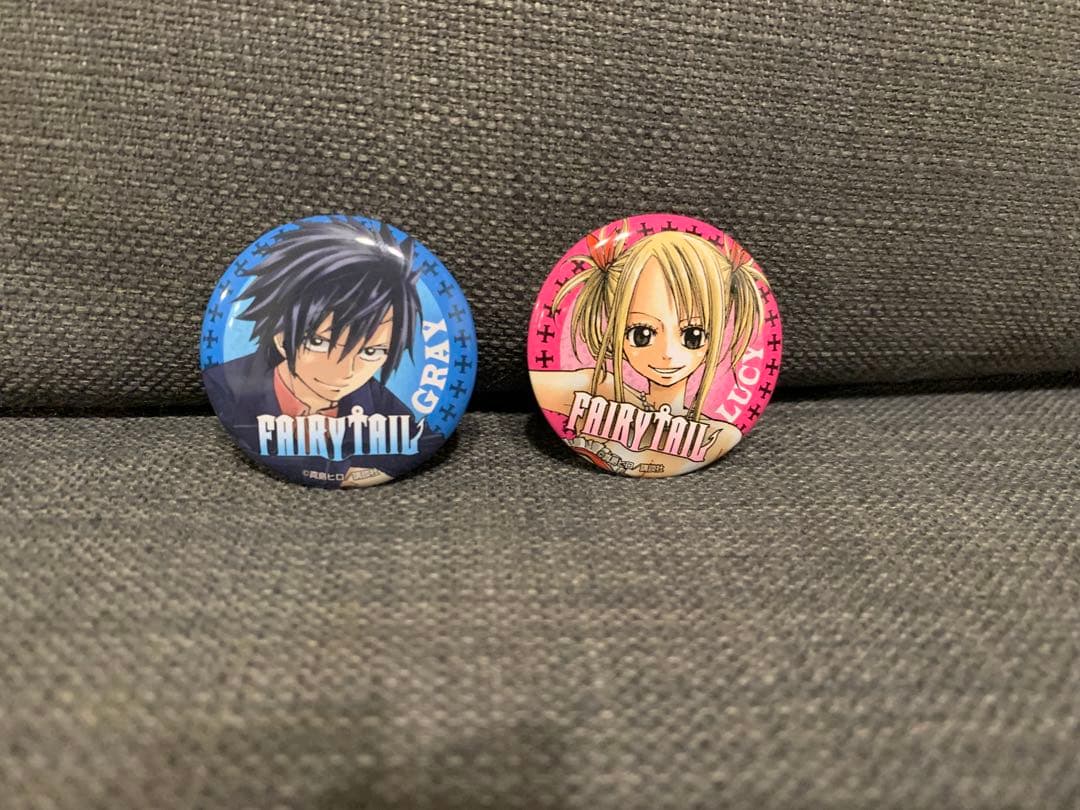 フェアリーテイル ピンバッジ ルーシィ50巻到達記念 缶&グレイ - メルカリ