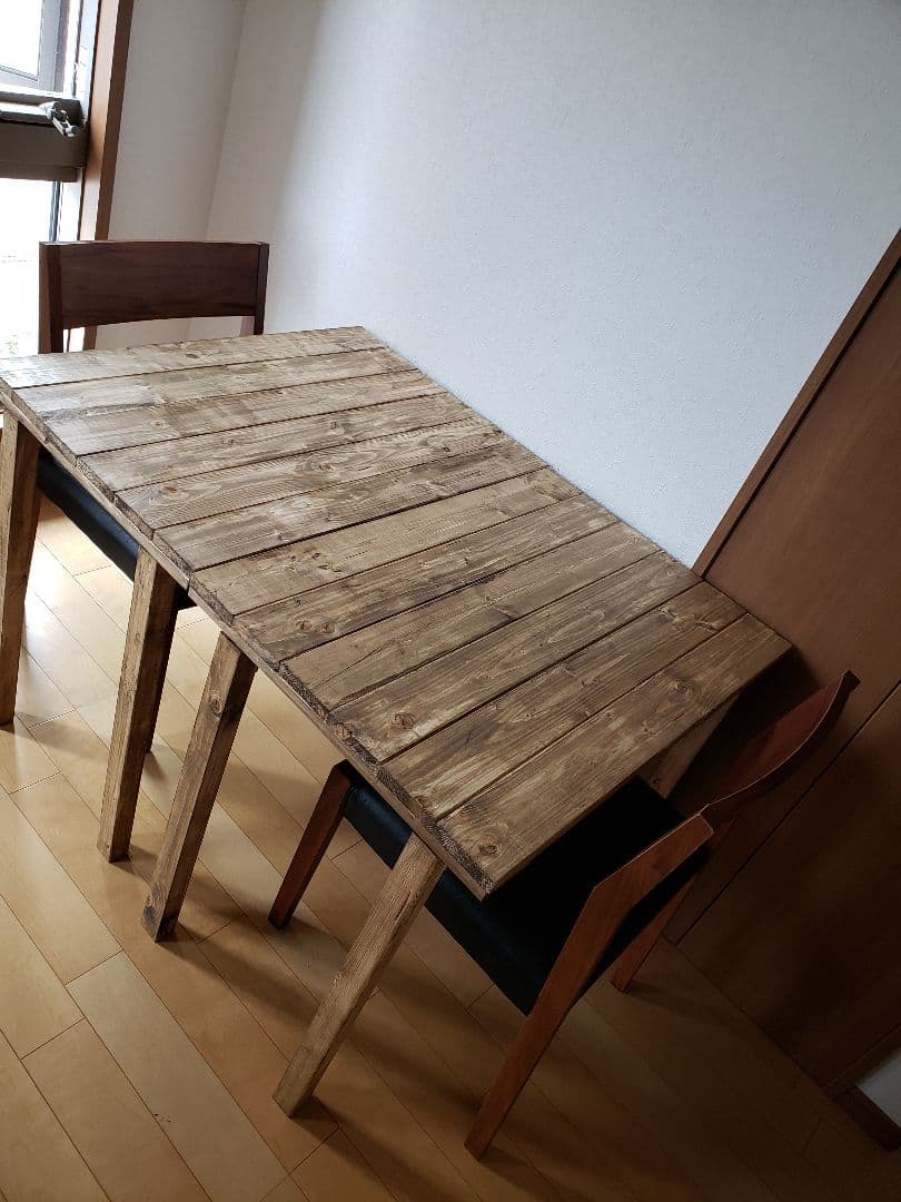 みーこさん　固定足アンティークテーブル　ウォールナット