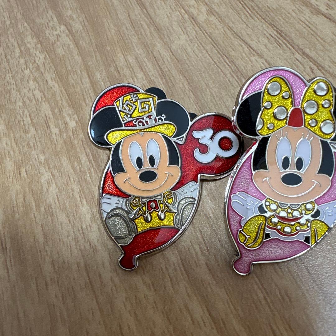 30周年ミッキー ミニー ドナルド ピンバッジ 3個セット - メルカリ