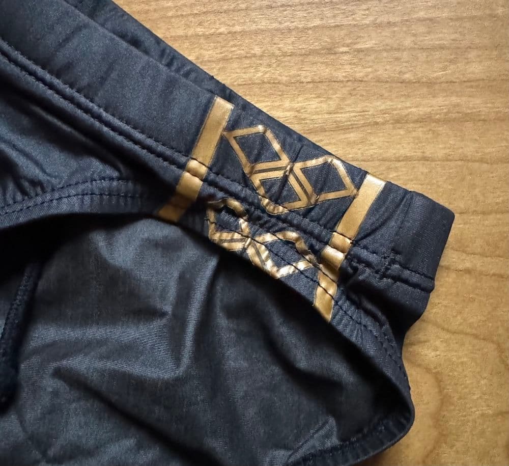 激レア】arena X-FLAT ARN-2025 翔泳伝説 競パン SS - メルカリ