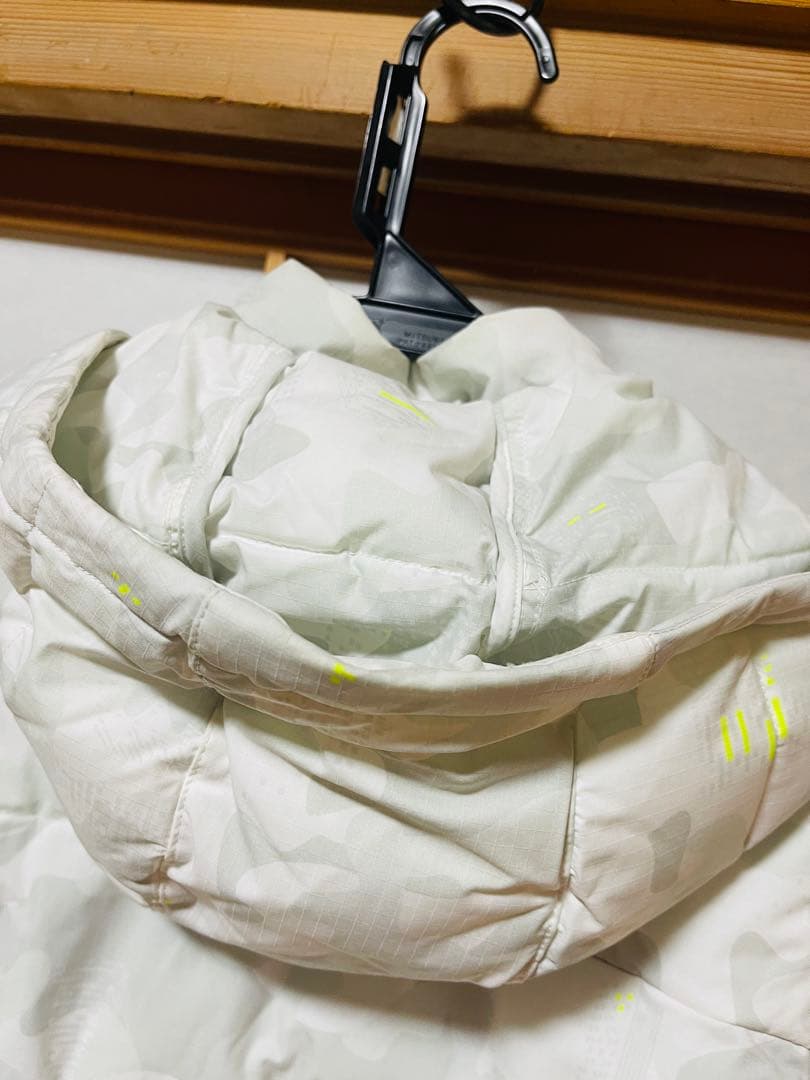 売切値下！美品　ニューバランス NB ゴルフダウンジャケット迷彩　白　size1