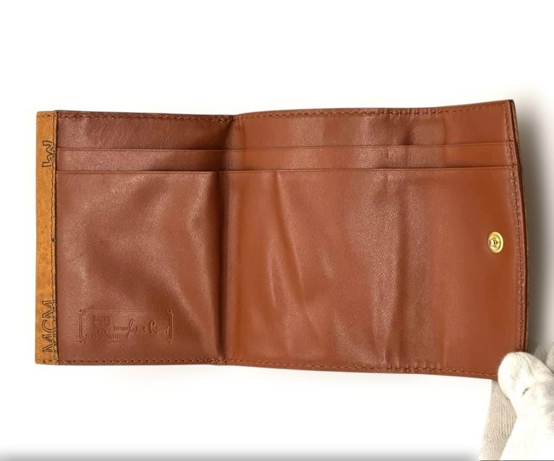 新品・未使用MCM エムシーエム 三つ折り財布 レザーブラウンロゴ入り