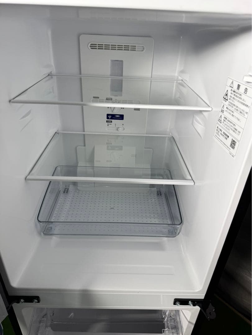 2022年製　高級感あるシャープ製冷蔵庫　SJ-GD15H-B