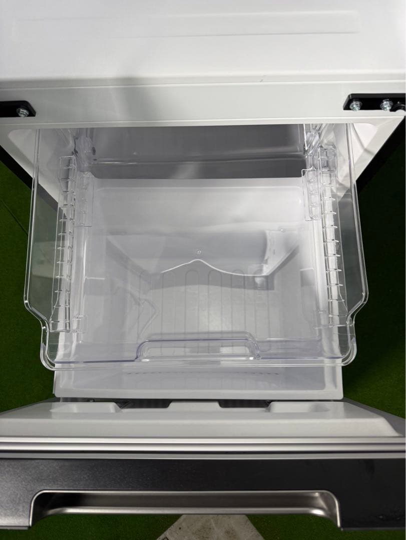 2022年製　高級感あるシャープ製冷蔵庫　SJ-GD15H-B