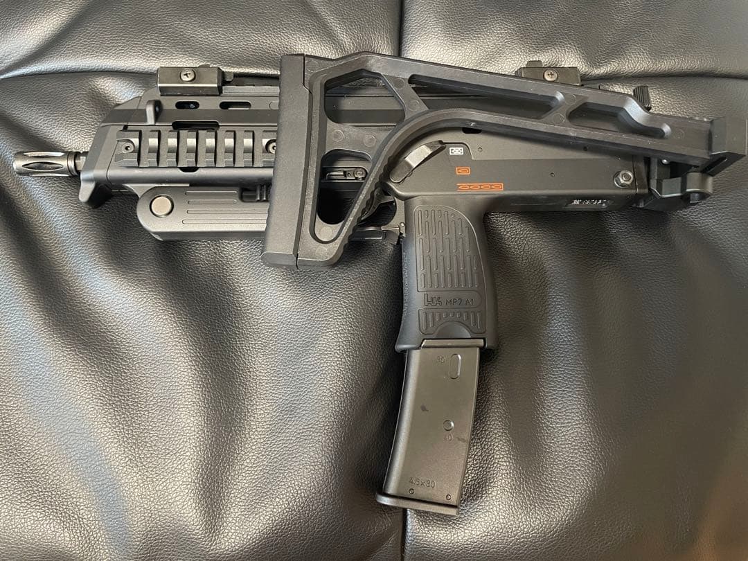 東京マルイ　mp7a1 ガスガン　ダミーレザーサイト付き