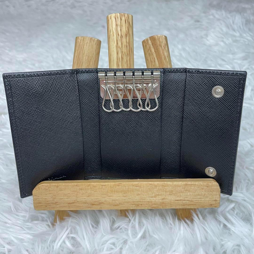 極美品✨プラダ✨6連キーケース✨三角ロゴ刻印✨サフィアーノレザー