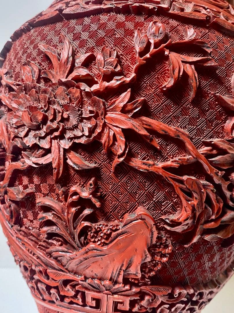 赤色彫刻装飾花瓶 中国古美術 壺　花瓶　中国堆朱　アンティーク