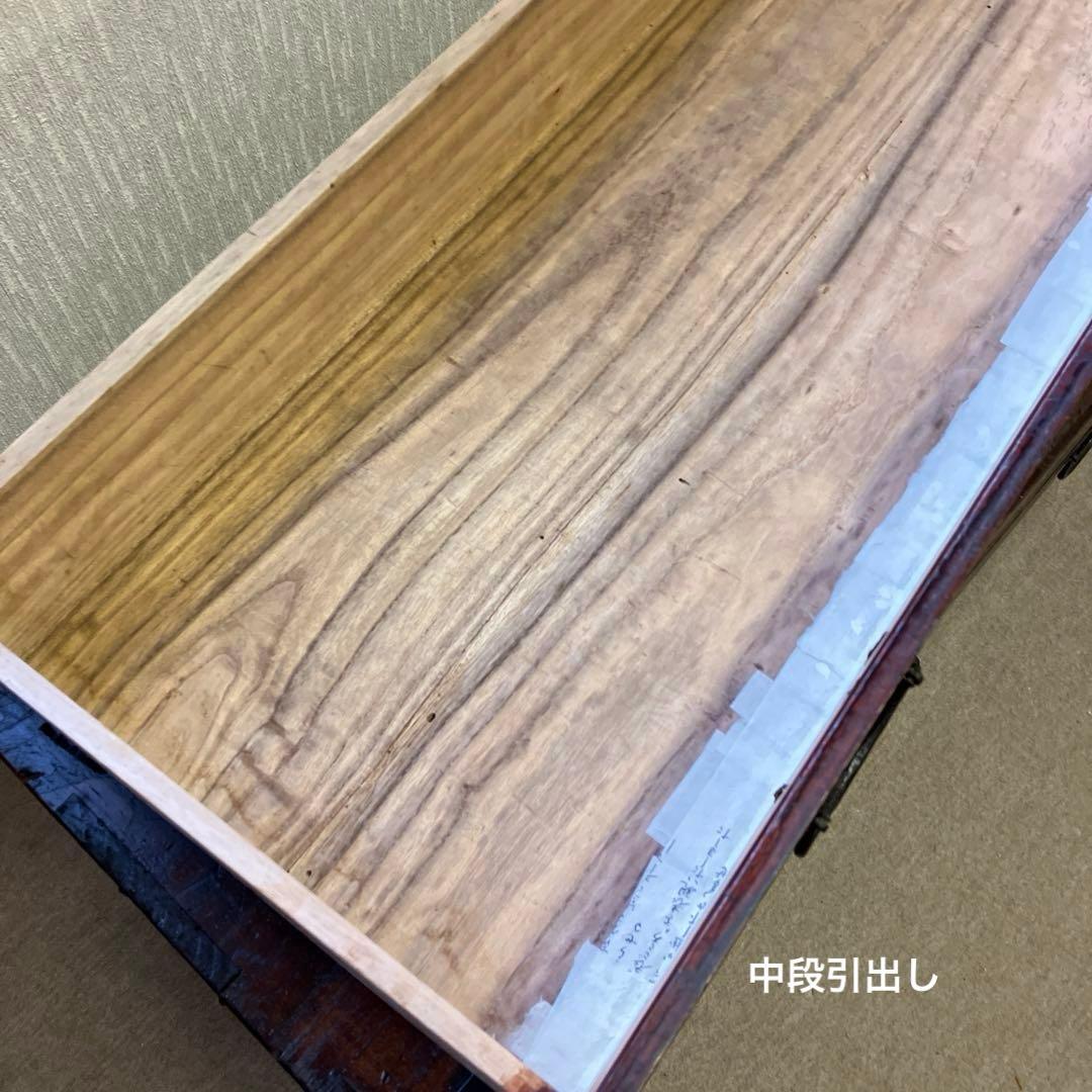 アンティークな刀箪笥（外枠概寸 W116㌢、H41㌢、D33㌢）